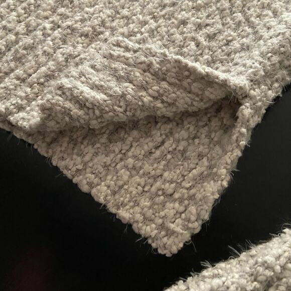 YET AGAIN Soft White/Gray Hooded Cropped Pullover Sweater w/PomPom sz Large - Picture 6 of 10